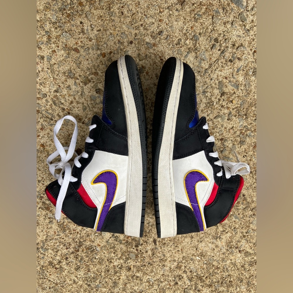 - Air Jordan 1 Mid SE Rivals Multi-Color - Picture 10 of 16
